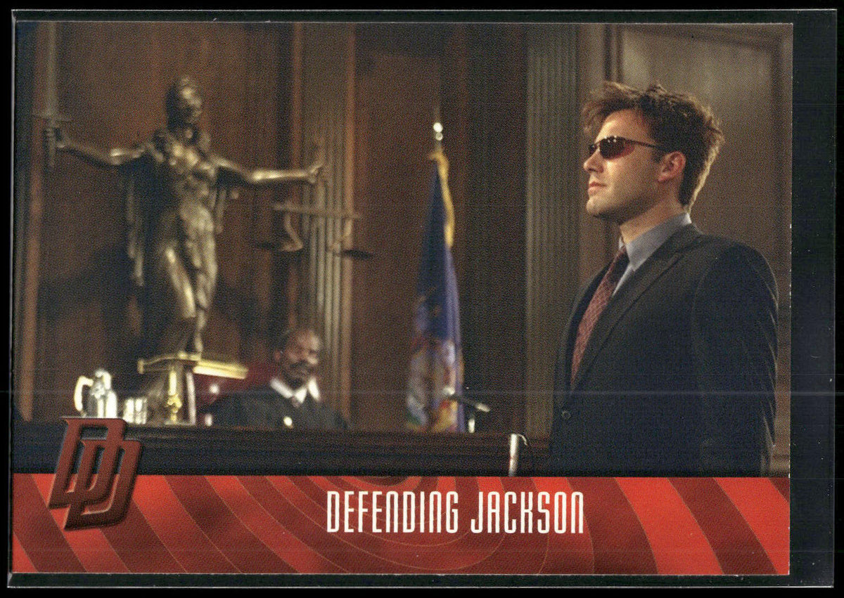 2003 Topps Daredevil #32 Defending Jackson