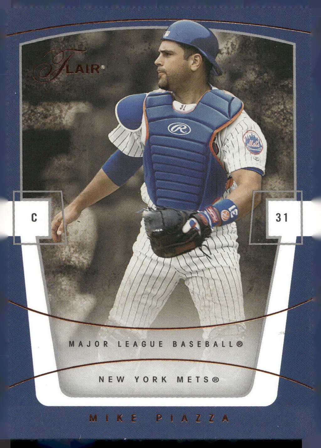 2004 Flair #13 Mike Piazza
