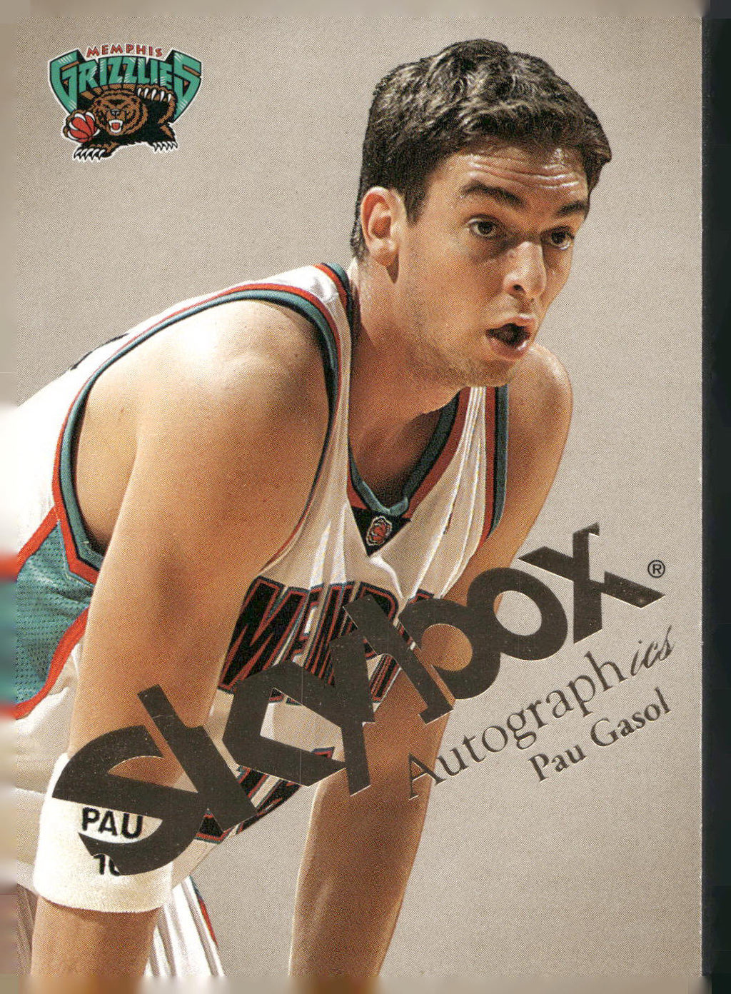 2003-04 SkyBox Autographics #32 Pau Gasol