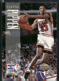 1994-95 SkyBox Premium #180 Scottie Pippen
