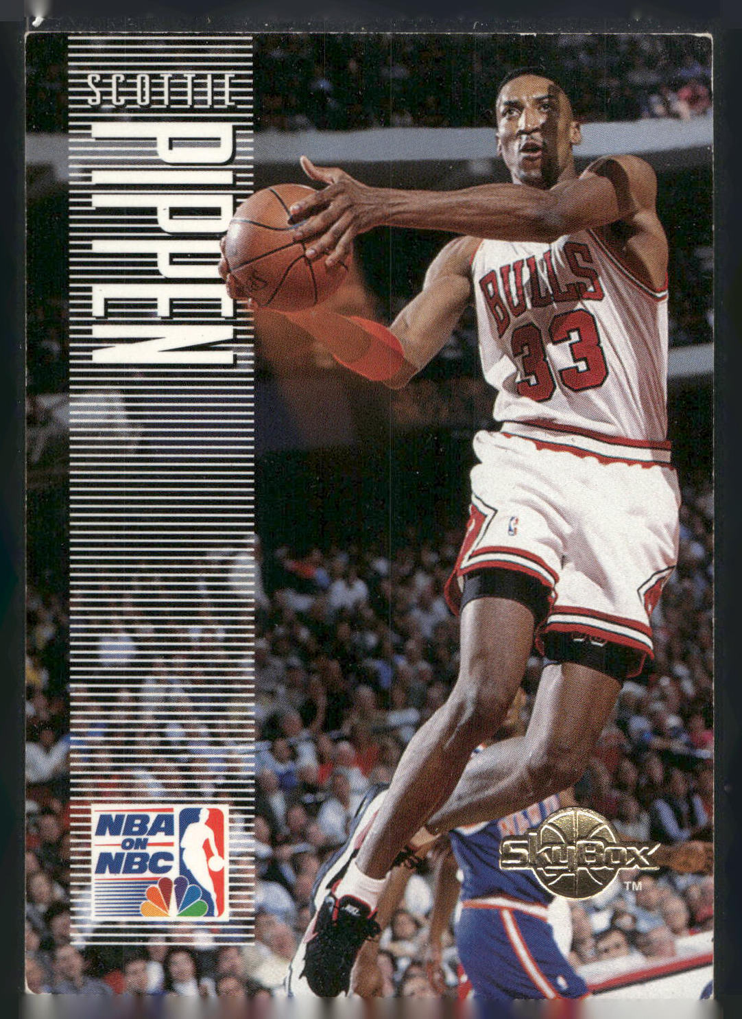 1994-95 SkyBox Premium #180 Scottie Pippen