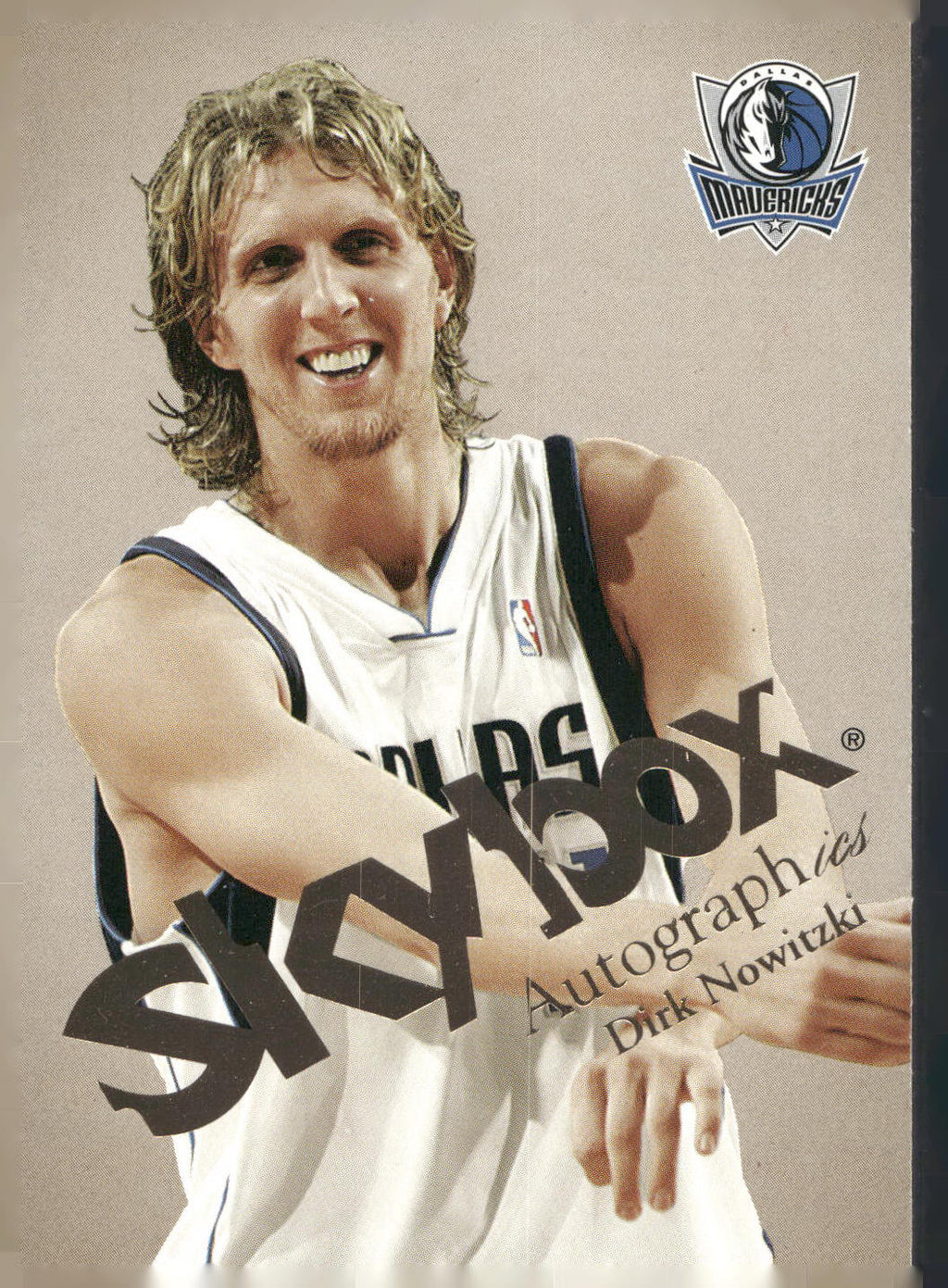 2003-04 SkyBox Autographics #21 Dirk Nowitzki