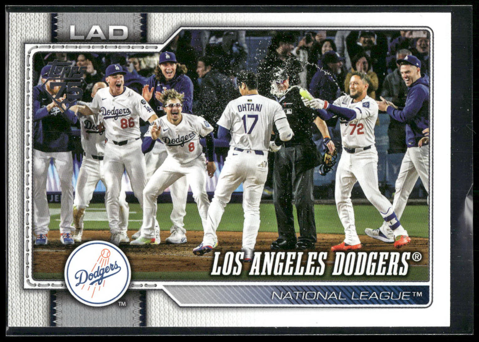 2026 Topps #256 Los Angeles Dodgers