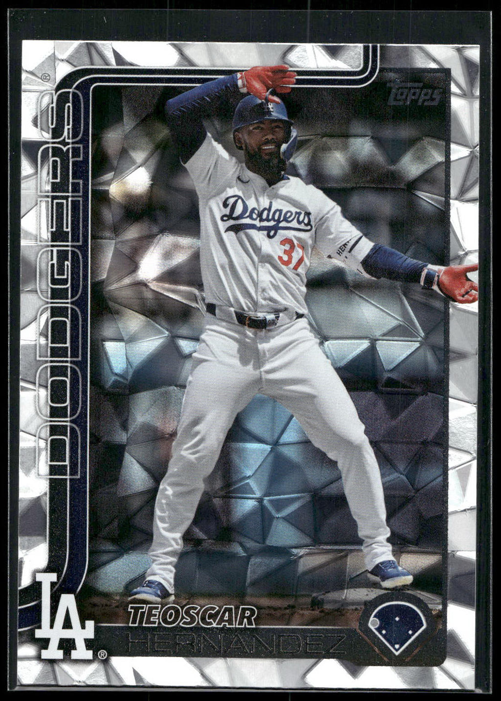 2025 Topps #176 Teoscar Hernández Diamante Foil