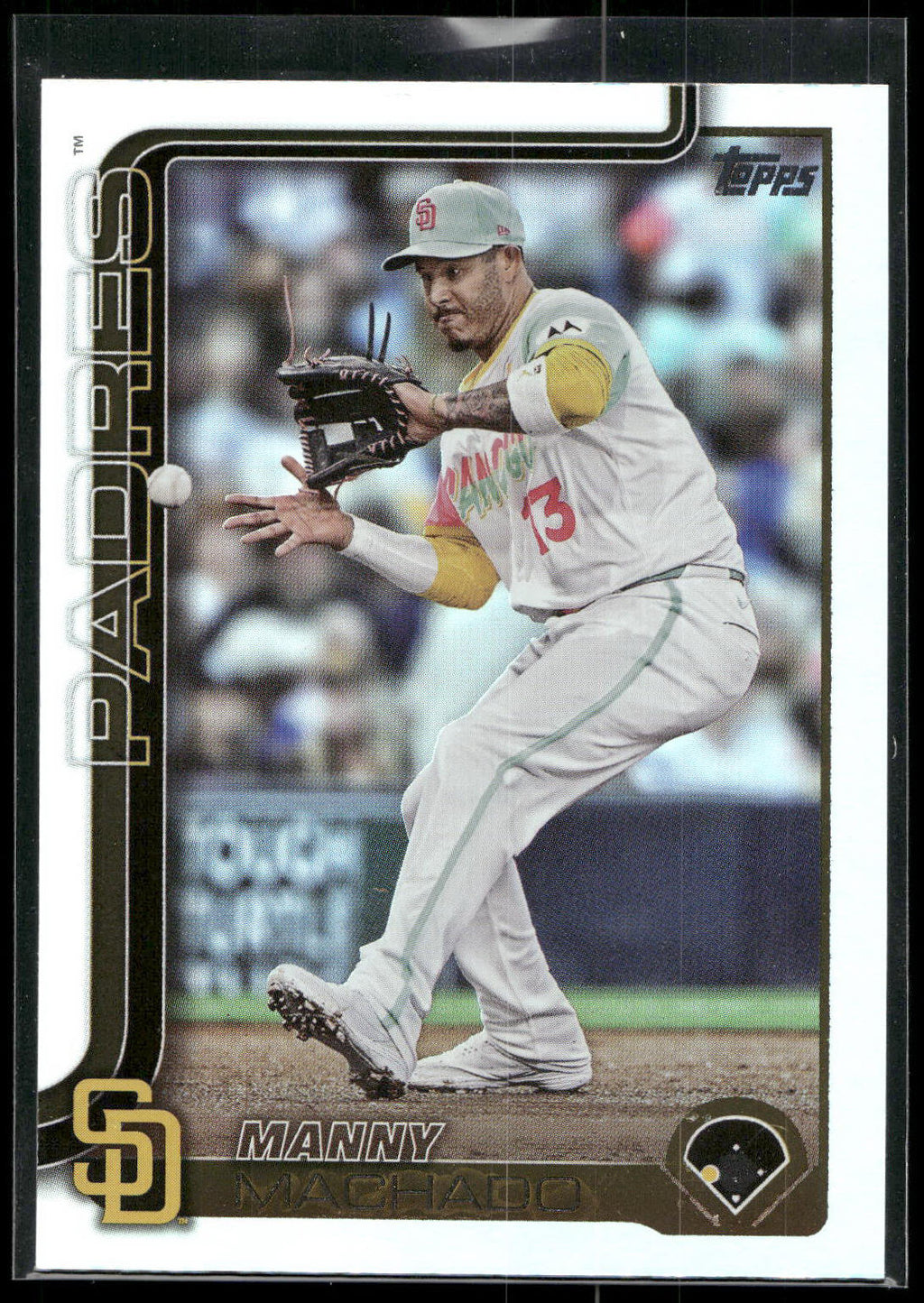 2025 Topps #215 Manny Machado Rainbow Foil