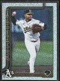 2025 Topps #695 Darell Hernaiz Sandglitter
