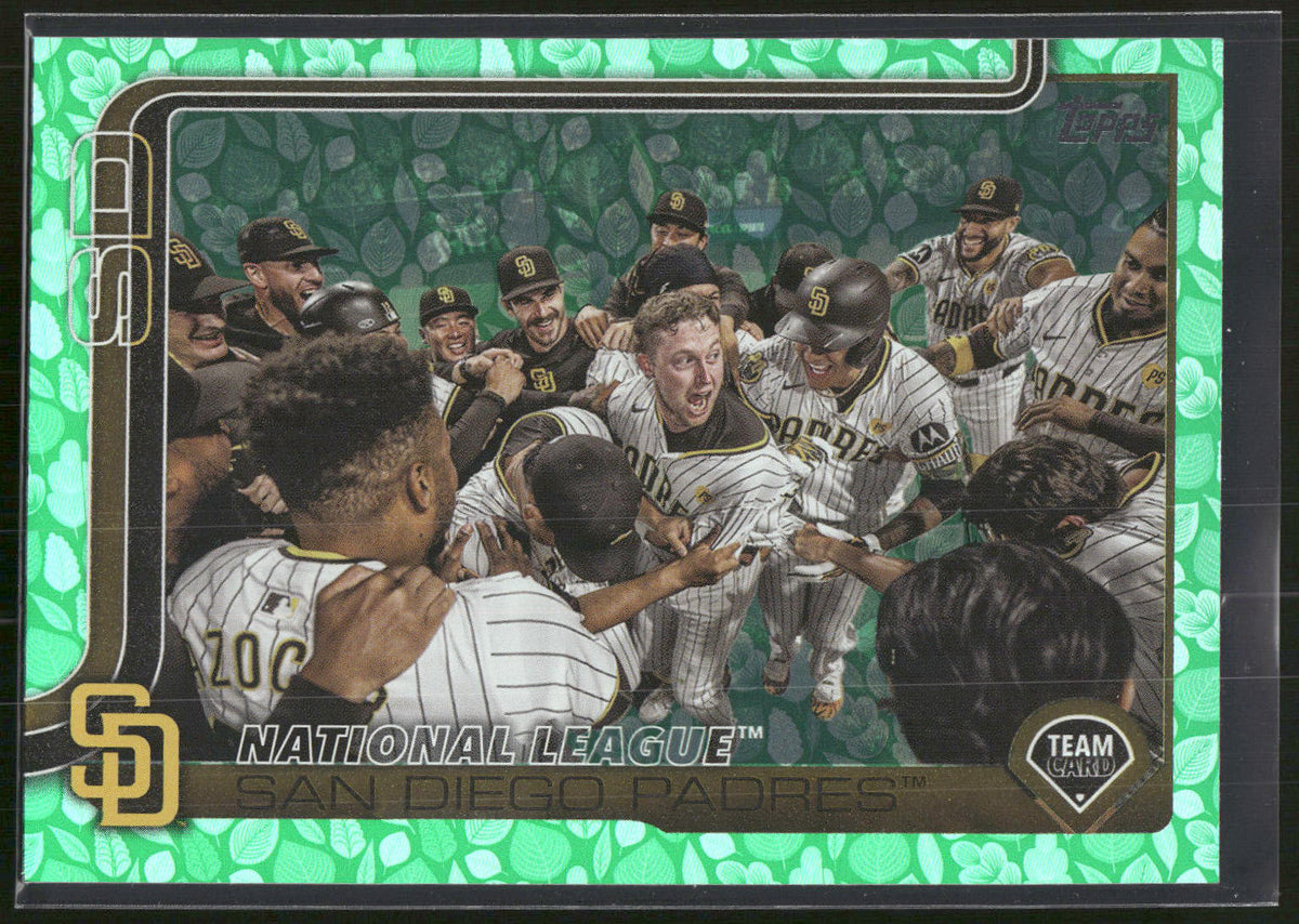 2025 Topps #39 San Diego Padres Holiday