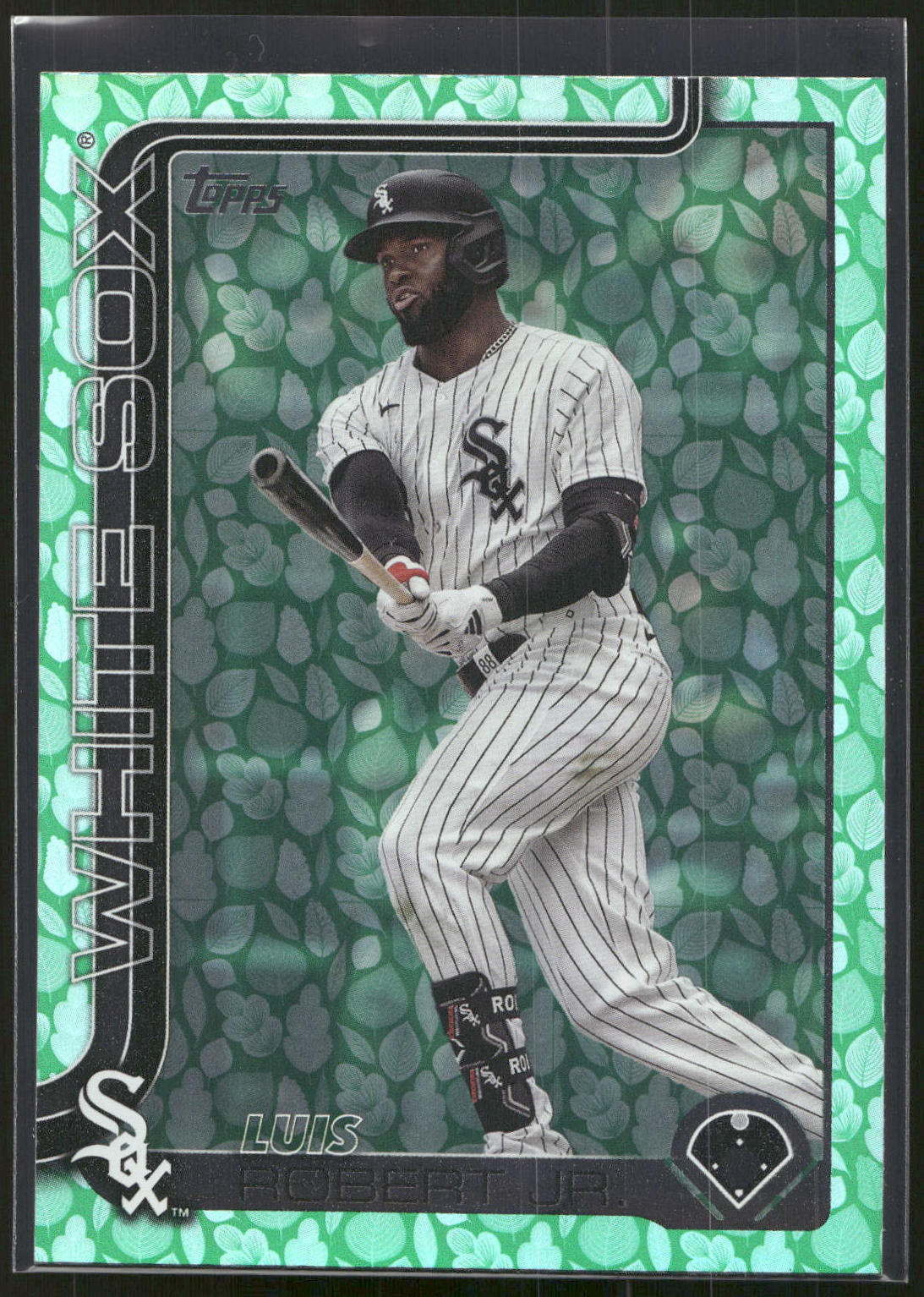2025 Topps #189 Luis Robert Jr. Holiday
