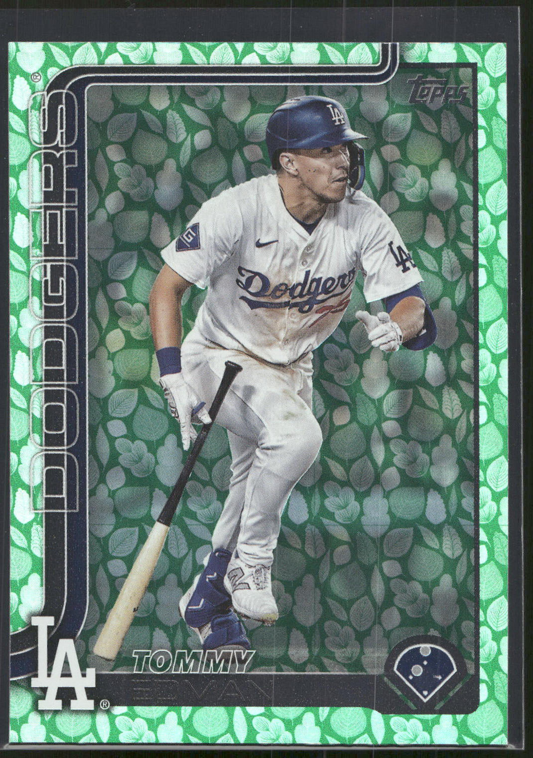 2025 Topps #214 Tommy Edman Holiday