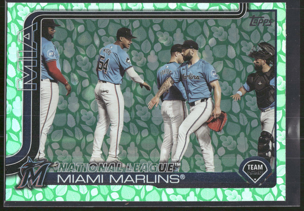 2025 Topps #340 Miami Marlins Holiday