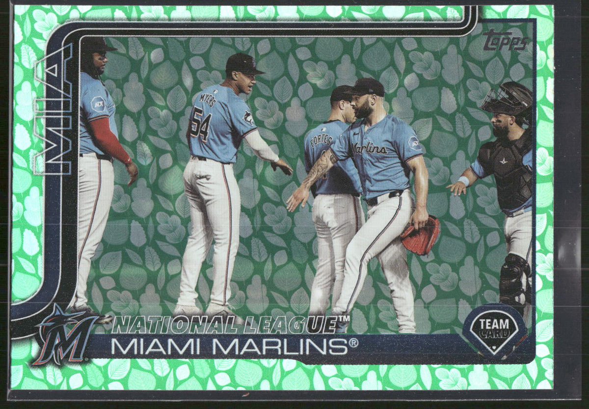 2025 Topps #340 Miami Marlins Holiday