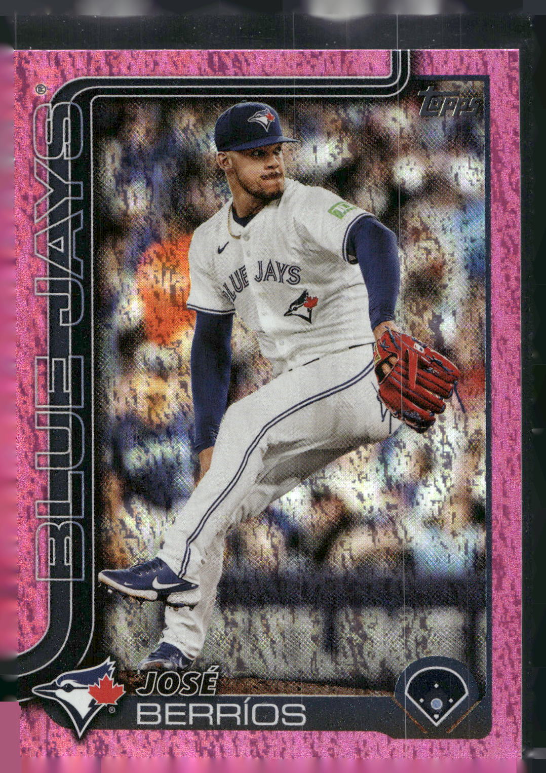 2025 Topps #33 José Berríos Pink Sandglitter