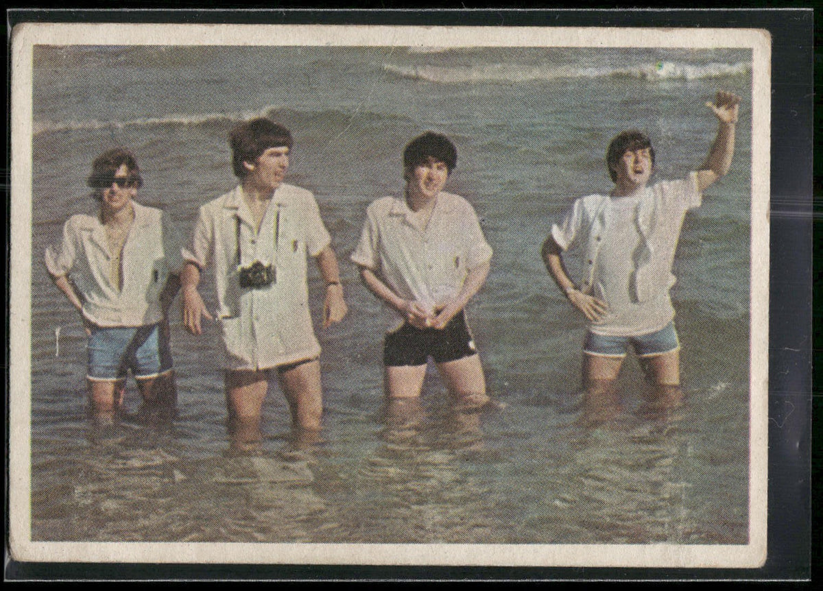 1964 Topps Beatles Color #18 Ringo, George, John, Paul - George Speaking