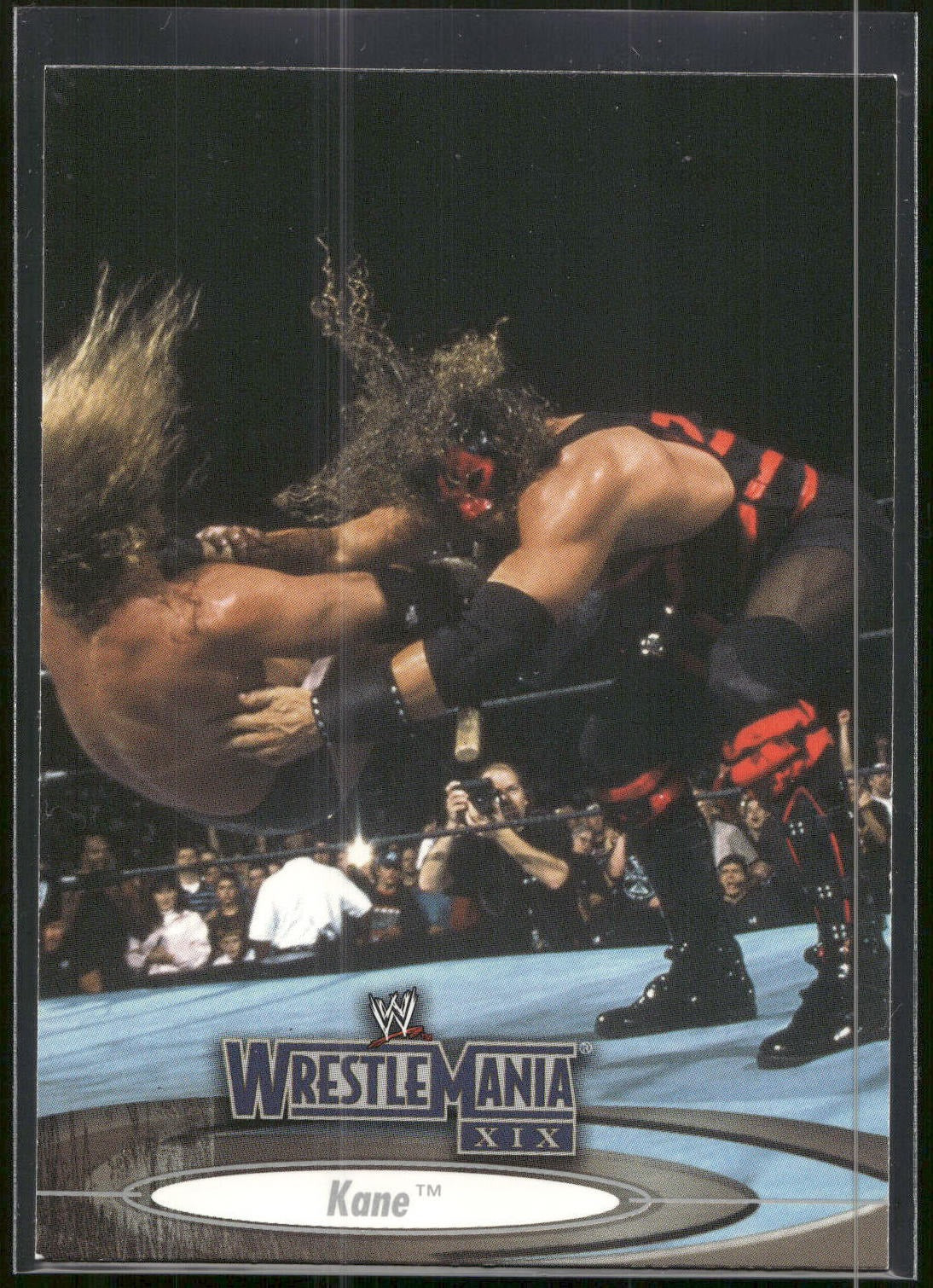 2003 Fleer WWE WrestleMania XIX #32 Kane