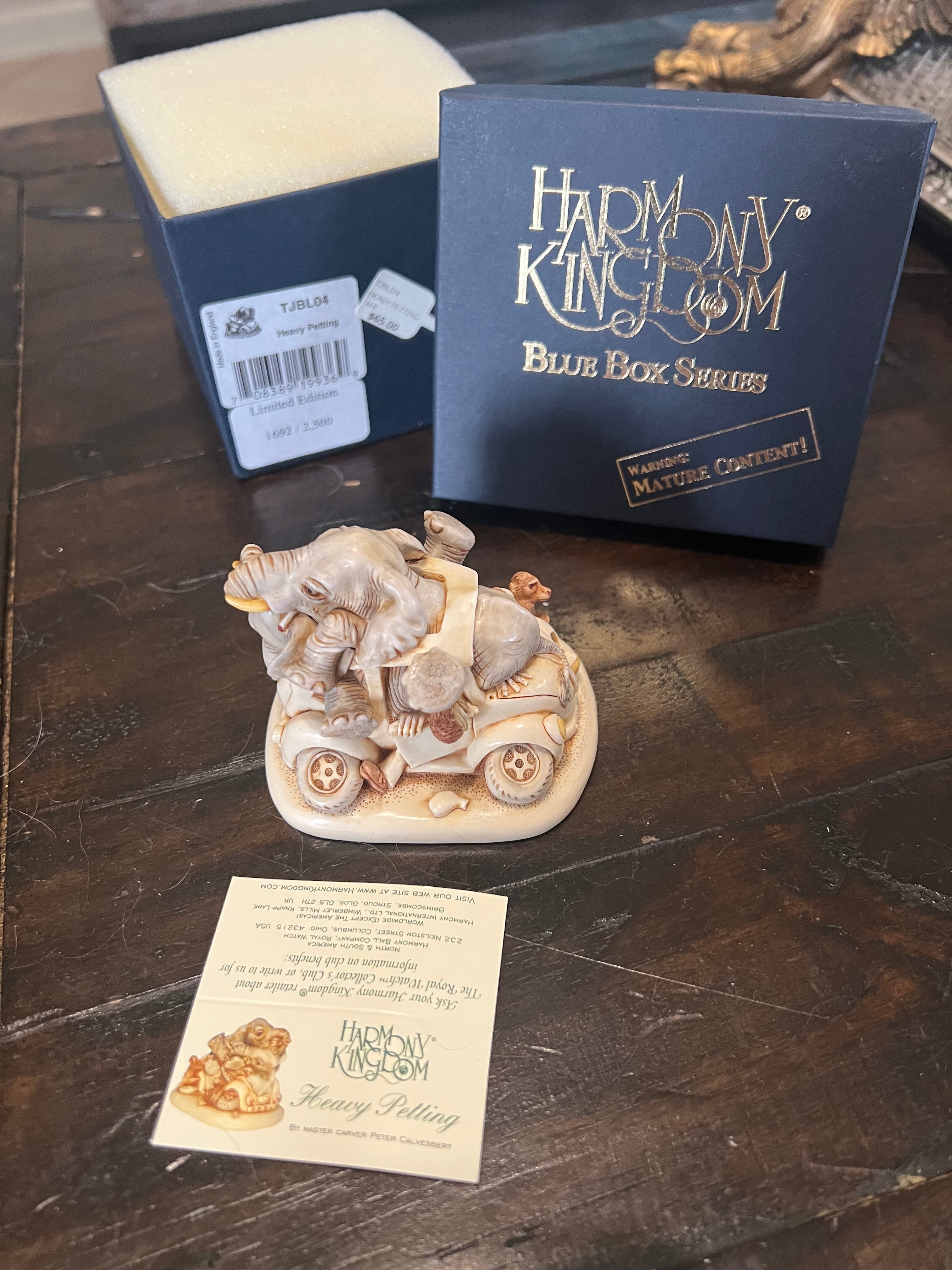 2004 Harmony Kingdom Heavy Petting Box Figurine Signed 1692/2500