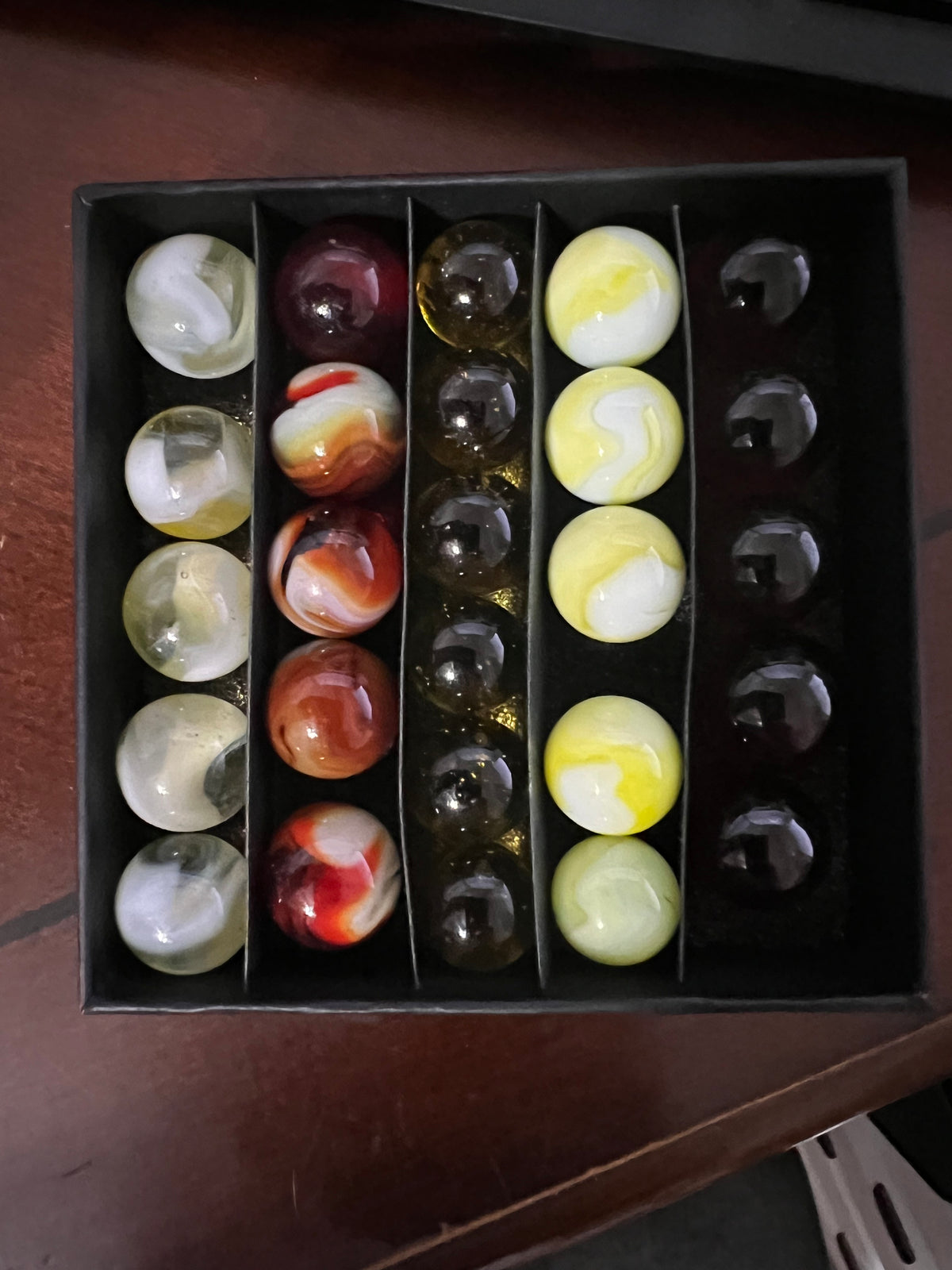 Vintage Glass Marble Lot 25 Count Swirl UV Cadmium Reactive Assortment  #MB8